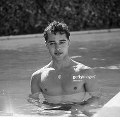 James Dean Pictures, Hollywood Male Actors, Sal Mineo, Icons Pictures, John Garfield, Sweet Games, Gay History, Classic Film Stars, Hollywood Men