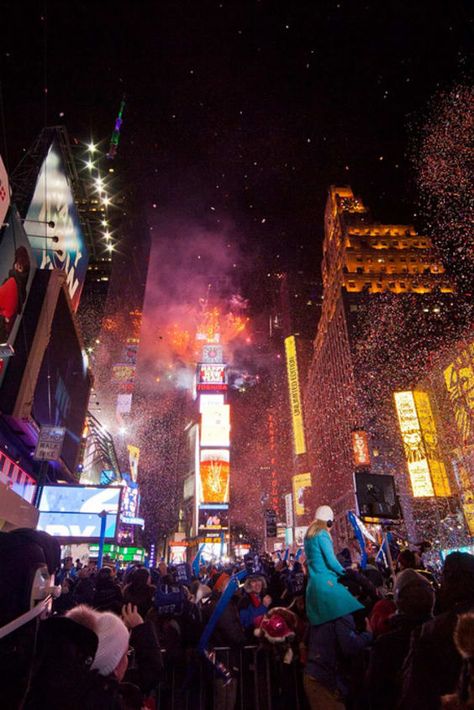 New Years Eve Times Square, New Years Times Square, Christmas In Times Square, New York City New Years Eve, New Year In New York Aesthetic, New York At New Years, New Years Eve New York City, Time Square New Years Eve, New Years Eve In New York City