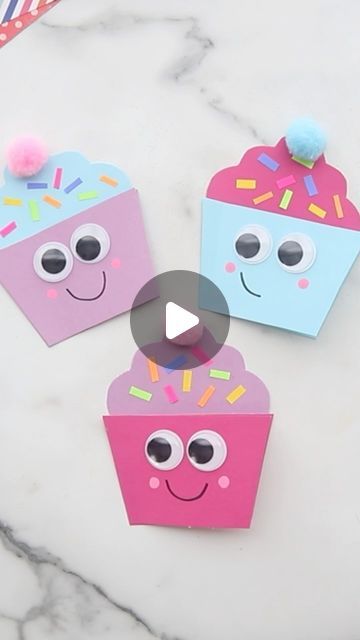 Montessori, Paper Cupcakes Diy, Cupcake Cards Ideas, Birthday Card For Preschoolers, Children’s Handmade Birthday Cards, Cards For Kids To Make Easy, Birthday Crafts For Preschoolers, Cupcake Art For Kids, Birthday Card Toddler Craft