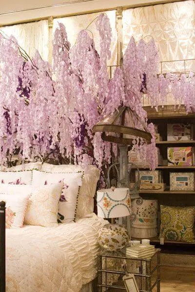 Um…. Amazing. This is the magical paper wisteria tree that I want to live in my home. I want to try this.. I can do it. Right Kate!? Looks to me like this incredible Anthropologie stylist, Ruthi Auda, used dried... Ikea Hacks, Flowers On The Wall, Flower Branches, Wisteria Tree, Anthropologie Inspired, Folding Origami, Diy Bricolage, My New Room, Diy Projects To Try