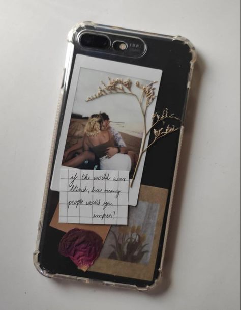 Aesthetic Back Cover Diy, Iphone Back Case Aesthetic, Back Cover Aesthetic Diy, Back Covers For Phone Aesthetic, Pictures In Phone Case Ideas, Diy Aesthetic Phone Case Stickers, Phone Cover Design Aesthetic, Aesthetic Phn Cover Ideas, Idea For Phone Cover