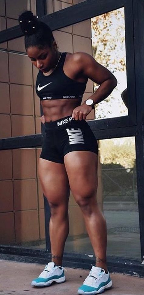 Lauwencia G. Personal Trainer Fit-black-women African Americans, Crossfit Black Women, Fitness Goal Ideas Black Women, Black Female Athlete, Fit Female Character, Black Fitness Influencers, Black Woman Fitness Outfit, Black Women Body Building, Muscular Woman Black