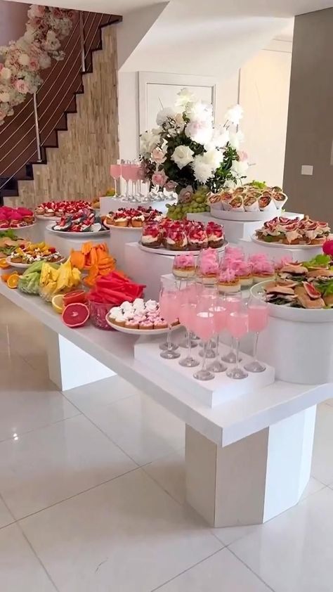 Food Buffet, Party Food Buffet, Kolaci I Torte, Party Food Platters, Birthday Brunch, Catering Food, Food Displays, Party Buffet, Snacks Für Party