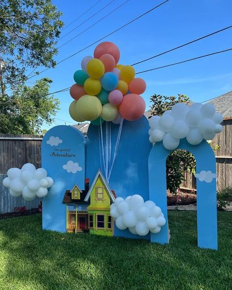 Up Up And Away Backdrop, Up Themed Backdrop, Up Movie Balloon Decorations, Up 2nd Birthday Party, Up Movie Birthday Party, Up Movie Backdrop, Up Bday Theme, Up Inspired Birthday Party, Disney Up Party Decorations