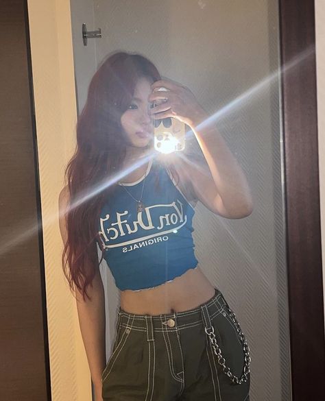 isa stayc icon icons pfp pfps mirror selca selfie Boyfriend Girlfriend, Boys Like Girls, Starting From The Bottom, Cool Mirrors, It's Going Down, Great Body, Instagram Photo Inspiration, Insta Photo Ideas, Girl Icons