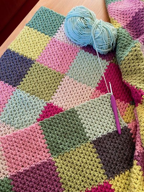 Crochet Patchwork Blanket, Scrap Yarn Crochet, Crochet Square Blanket, Granny Square Crochet Patterns, Granny Square Crochet Patterns Free, Crocheted Blanket, Ball Of Yarn, Crochet Blanket Designs, Crochet Quilt