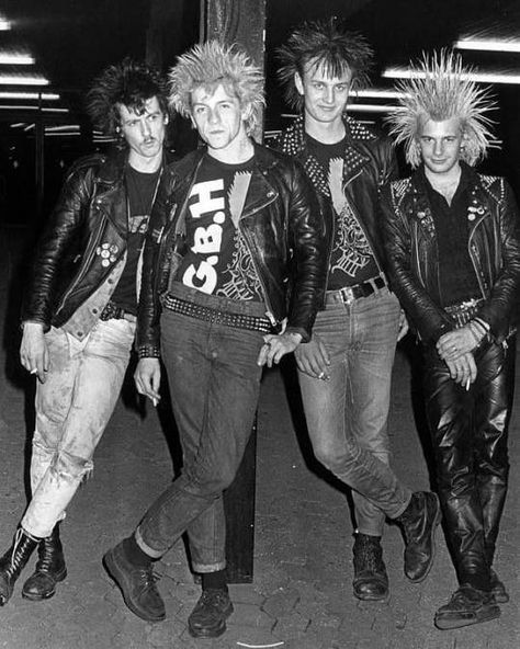 Tumblr, British Punk Fashion, Punk Fashion Male, The Streets Band, 80s Punk Fashion, Punks 70s, Alternative Subcultures, British Punk, 70s Punk