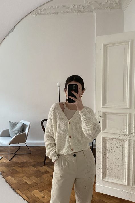 Cream Knitted Cardigan Outfit, How To Style Cream Cardigan, Knitted Cardigan Outfit Aesthetic, All White And Cream Outfit, Cream Color Cardigan Outfit, Beige And Cream Outfits, White Cardigan Sweater Outfit, Cream And Gray Outfits, Cream Knit Cardigan Outfit