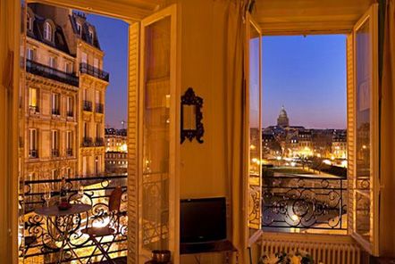 Paris flat at night Fun Vacations, Paris France Photos, Paris Flat, Paris Rooms, Apartment View, Paris Dream, Seni Vintage, Paris Luxury, Paris Vacation