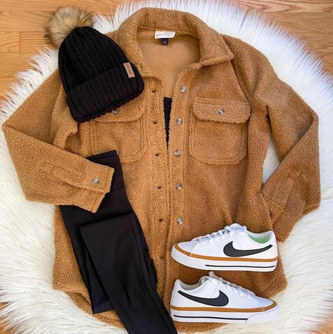 Woman’s Fall Outfits 2023, How To Dress For Boston In Winter, Fall Outfits 2023 Women 30s, Mid 30s Fall Outfits Women, Washington Outfits Fall, Easy Mom Outfits Winter, Cheap Fall Outfits For Women, Nike Fall Outfit, Nike Legacy Court Outfit