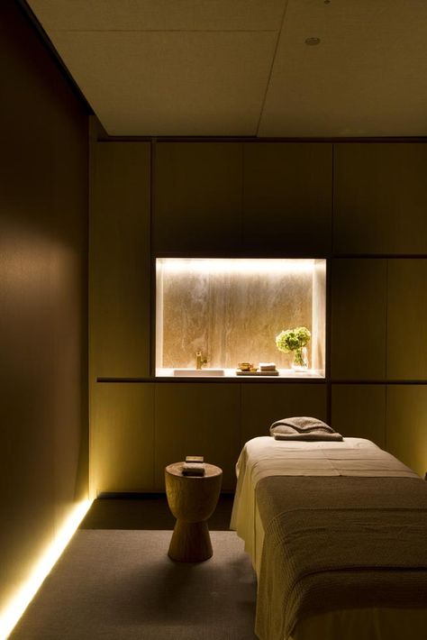 SPA MASAJES SHEYLLY DELIVERY. ESTÉTICA Y BELLEZA TOTAL. Deco Spa, Massage Room Design, Spa Massage Room, Massage Room Decor, Spa Interior Design, Spa Room Decor, Spa Lighting, Spa Rooms, Spa Interior