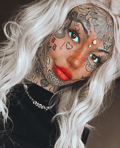 Amber Luke, from Brisbane, Queensland has completely inked her body with tattoos that have cost her around R800,000! Body With Tattoos, Amber Luke, Tattooed Women, Brisbane Queensland, Kwazulu Natal, Face Tattoos, Music Radio, Radio Station, Queensland