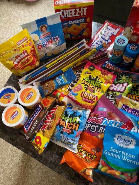 Essen, Snack Bag Ideas For Adults, Walmart Food Finds, Snacks And Candy, Good Snacks To Buy Grocery Store, Snacks For Friends Over, Snacks For Room, Baddie Snacks, Snacks To Buy At The Store