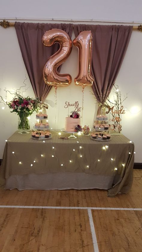 cake and cupcake table decor for 21st Birthday party- rose gold theme 21st Birthday Table Decorations, Cake Table Decorations Birthday, Rose Gold Party Theme, 21st Birthday Party Decor, 21st Party Decorations, 15th Birthday Party Ideas, Gold Birthday Party Decorations, Birthday Party Table Decorations, Birthday Decorations At Home