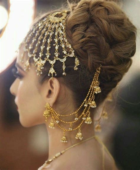 Pengantin India, Bridal Jewellery Inspiration, Indian Bridal Jewellery, Earrings Ideas, Headpiece Jewelry, Jewelry Set Design, Bridal Fashion Jewelry, Indian Jewelry Sets, Head Jewelry