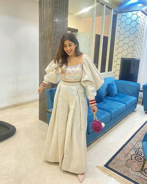 Casual Indian Wedding Outfit, Western With Traditional Outfit, Traditional With Western Dress, Plazo Wedding Outfits, Plazzo And Top Outfit, Traditional Dresses Ideas For Women, Three Piece Indian Dress For Women, Trendy Designer Outfits, Plazzo With Top Outfit Indian