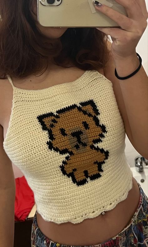 Cool Crochet Clothes Ideas, Crochet Inspo Top, Cute Crochet Bags Free Pattern, Crochet Clothes Projects, Croshay Tops, Crochet Pfp, How To Make A Crochet Top, Crochet Easy Top, Aesthetic Crochet Top