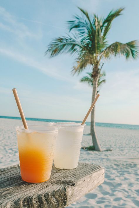 St. Pete, Florida is one of the best places to do a girl's trip. In this article, discover the best things to do during a girl's weekend in St. Petersburg, FL from the beach to the downtown area including the best places to eat in St. Petersburg and the best things to do in St. Petersburg Florida. | st petersburg florida girls trip | st pete beach girls trip | st pete girls trip | st pete girls weekend | best things to do in st pete beach fl | best things to do in st petersburg florida St Petersburg Beach Florida, At Petersburg Florida, Florida Girls Trip, St Petersburg Florida Beach, Beach Girls Trip, Mindful Travel, St Pete Beach Florida, Saint Petersburg Florida, St Pete Florida