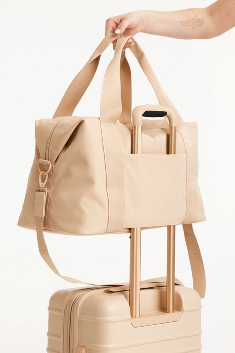 BÉIS 'The BEISICS Duffle' in Beige - Large Travel Duffle Bag in Beige Womens Overnight Bag, Trolley Bags Travel Women, Travel Carry On Bags For Women, Carry On Bags For Women Travel, Traveling Bags For Women, Best Travel Totes For Women, Travel Bags For Women Carry On, Best Carry On Bag For Women, Best Weekender Bag For Women