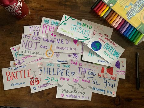 i was inspired by people on tiktok to make index cards with bible verses on them to hide in public for others to find :) Spreading Gods Word Activity, Bible Verse On Index Cards, Gospel Sharing Cards, Bible Study Index Cards, Bible Battle Cards, Bible Verse Flashcards, Bible Verse Index Card Ideas, Bible Index Cards, Cute Bible Verse Sticky Notes