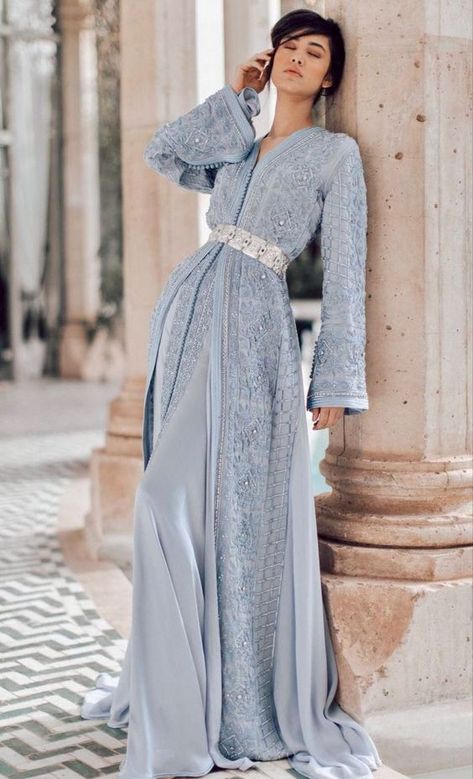 21 Classic Wedding Guest Dress Ideas 2024: From Summer Casual to Winter Black Tie Elegance Moroccan Clothing Woman, Arabian Dresses For Women, Classic Wedding Guest Dress, Moroccan Traditional Clothing, Caftan Dress Moroccan, Moroccan Outfit, Wedding Guest Dress Ideas, Morrocan Dress, Moroccan Kaftan Dress