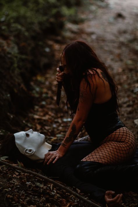 Which Photoshoot, Break Up Photoshoot Poses, Couple Horror Photoshoot Ideas, Spooky Budiour Photoshoot, Blood Photo Shoot Halloween, Horror Themed Photoshoot, Spicy Halloween Photoshoot, Slasher Photoshoot, Horror Aesthetic Ideas