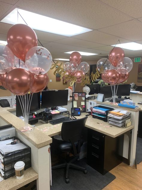 Mariana, Office Desk Birthday Decorations Ideas, Cubicle Birthday Decor, Birthday Desk Decorations Offices, Birthday Cubicle Decorations, Birthday Office Decorations, Office Birthday Decor, Cubicle Birthday Decorations, Office Birthday Decorations