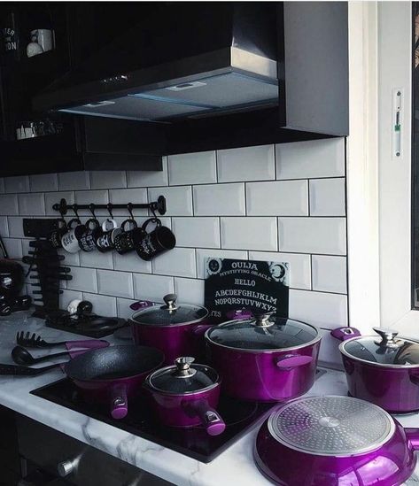 Spooky Mid Century Modern, Goth Pots And Pans, Purple Pots And Pans, Purple And Black Home Decor, Purple And Black Kitchen, Purple And Black House, Black And Purple Kitchen, Gothic Planner, Goth Kitchen