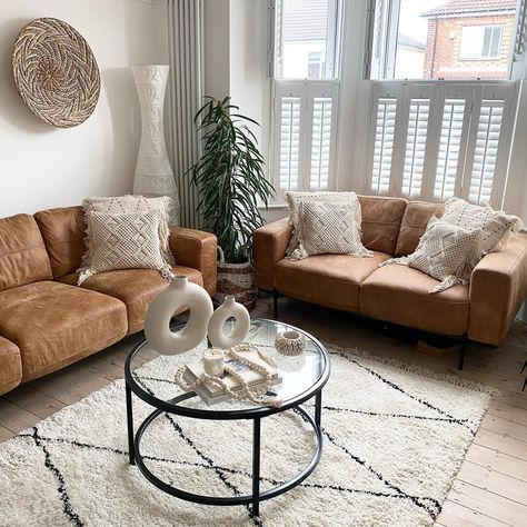 Leather Corner Sofa Living Room, Tan Leather Sofa Living Room, Tan Leather Couch Living Room, Brown Sofa Decor, Tan Sofa Living Room, Brown Leather Sofa Living Room, Brown Leather Couch Living Room, Corner Sofa Living Room, Tan Living Room