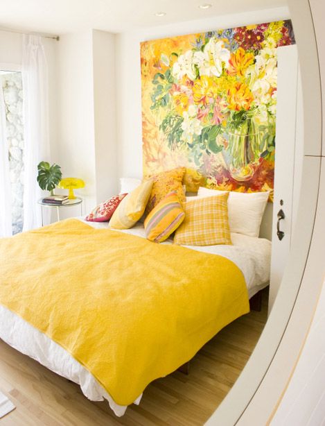 Cool Headboards, Små Rum Lidt Plads, Design Ložnic, Guest Bedroom Decor, Sun Yellow, Yellow Bedroom, Cool Stuff, Beautiful Bedrooms, Dream Bedroom