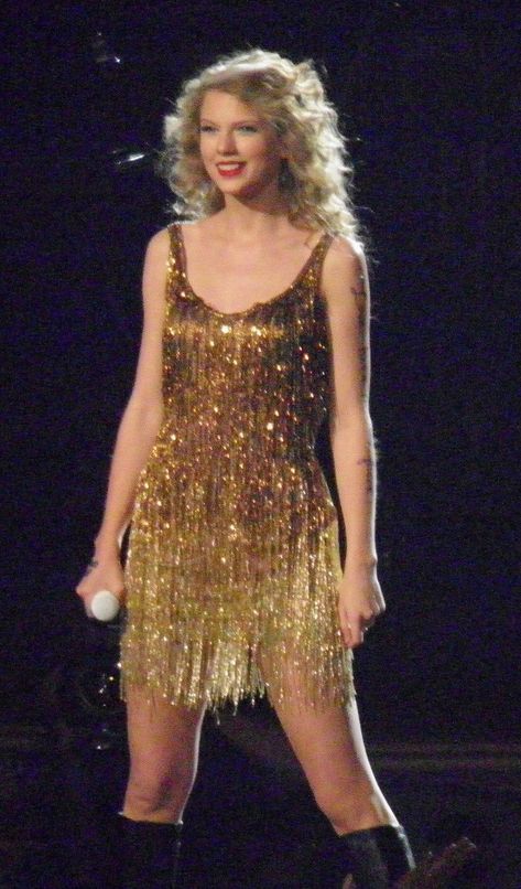 Taylor Swift Iconic Outfits Speak Now, Sparks Fly Outfit, Taylor Swift Iconic Concert Outfits, Taylor Swift Sparks Fly Outfit, Taylor Swift Speak Now Concert Outfits, Fearless Dress Taylor Swift, Taylor Swift Sparkly Outfit, Taylor Swift Concert Looks, Fearless Taylor Swift Aesthetic Outfits