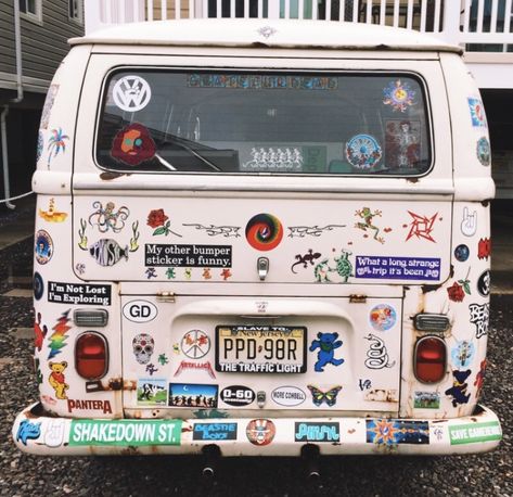 Hippy Life, Aesthetic Van Life, Kombi Hippie, Mundo Hippie, Boho Chique, Combi Vw, Hippie Van, Vw T3, Car Goals