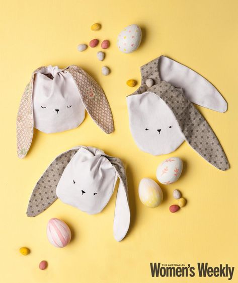 Tela, Easter Gifts For Kids Diy, Fabric Eggs Diy, Sew Easter Projects, Easter Bunny Bags Free Pattern, Easy Easter Sewing Projects, Easter Sewing Ideas, Sewing Easter Projects, Easter Sewing Projects