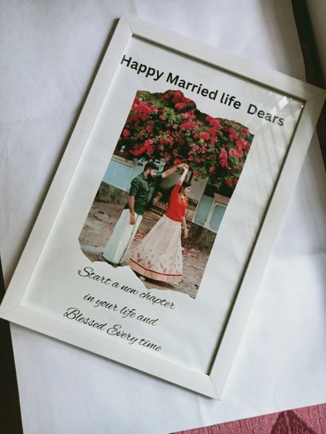 400-/- Happy Married Life Photo Frame, Marriage Photo Frame Ideas, Gift For Wedding Couple Marriage, Marriage Photo Frame, Marriage Frame, Photo Frem, Easy Birthday Cards Diy, Color Names Chart, Photo Frame Crafts