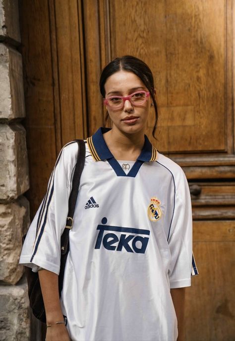 adidas Originals Host Retro Jersey Pop-Up At Paris Fashion Week - SoccerBible Retro Football Shirts Fashion, Vintage Jersey Football, Football Shirt Outfit Women, Football Kit Outfit, Football Jersey Outfit Women, Jerseys Outfit, League Fits, Sunday League, Football Casual Clothing