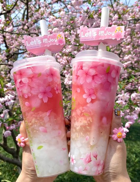 Pink Boba Tea Aesthetic, Cute Meals, Kue Macaroon, Bento Lunchbox, Kreative Snacks, Japanese Drinks, Bubble Tea Boba, Bebidas Do Starbucks, Boba Drink