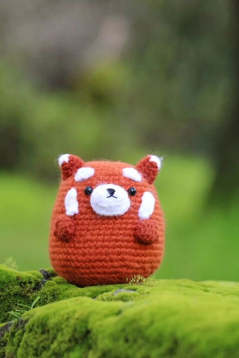 Adzuki the Chubby Red Panda Free Crochet Pattern - Red Panda Amigurumi - Little World of Whimsy Pandas, Amigurumi Patterns, Panda Crochet Pattern Free, Crochet Red Panda, Panda Crochet, Panda Pillow, Crochet Panda, Hat Patterns Free, Crochet Frog