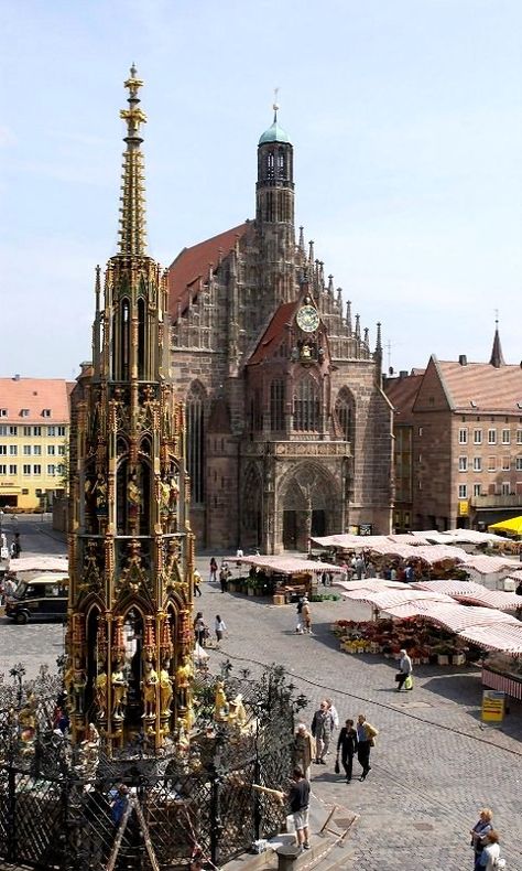 Hauptmarkt in Nürnberg, Bayern, Deutschland Famous Fountains, European River Cruises, Nuremberg Germany, Visit Germany, North Rhine Westphalia, Market Square, Golden Ring, Black Ring, Bavaria Germany