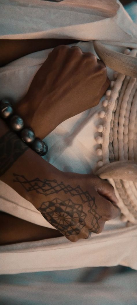 Black Panther Wakanda Forever Tattoo, Wakanda Forever Wallpaper Aesthetic, Shuri Black Panther Tattoo, Black Panther Movie Aesthetic, Black Panther Shuri Wallpaper, Black Panther 2 Wallpaper, Shuri Wakanda Forever Wallpaper, Black Panther Wakanda Forever Aesthetic, Black Panther Wallpaper Aesthetic