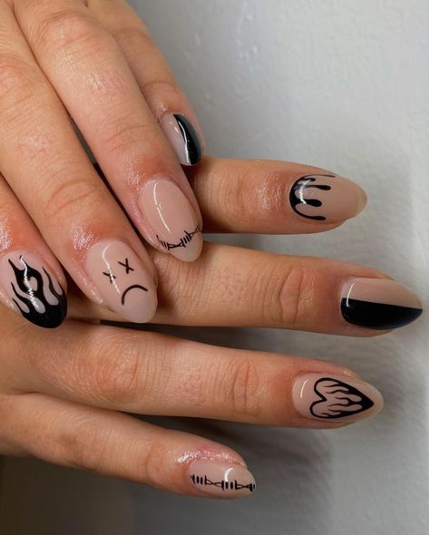 Zicxa Photos, Black And Nude Nails, Rock Nails, Black Gel Nails, Punk Nails, Black Acrylic Nails, Nail Drawing, Gothic Nails, Goth Nails