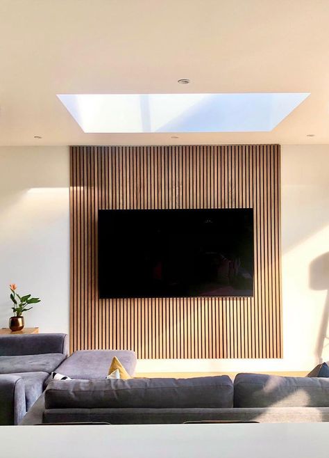 10 Stunning Ideas for the Perfect TV Accent Wall Tv Accent, Wall Behind Tv, Bedroom Tv Wall, Penthouse Living, Feature Wall Living Room, Sala Tv, Wood Slat Wall, Tv Wall Decor, Accent Walls In Living Room
