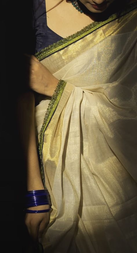 #saree #malayali #onam #aesthetic #indianaesthetic #indian photoshoot Saree With Black Blouse, Indian Girl Aesthetic, Onam Saree, Best Filters For Instagram, Indian Photoshoot, Classy Photography, Photo Editing Tricks, Indian Aesthetic, Indian Girl