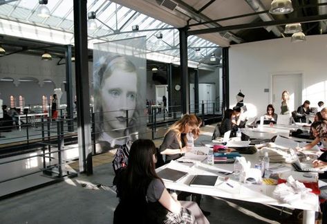 Fashion Dream Job, Fashion Jobs, Fashion School, London College Of Fashion, Career Fashion, Fashion Institute, Central Saint Martins, Europe Fashion, Fashion Marketing