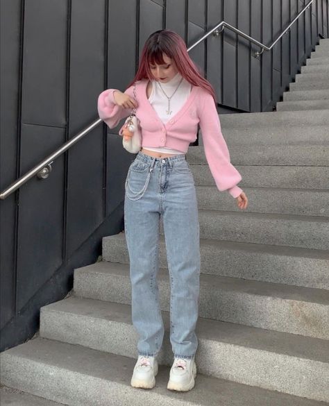 Light Blue Hair Outfits, Valentine's Outfit Ideas, Sweetheart Top Outfit, Valentines Outfits Casual, Korean Soft Girl Outfit, Casual Pink Outfits, Cute Fashion Aesthetic, Softie Outfits, Pastel Outfit Ideas