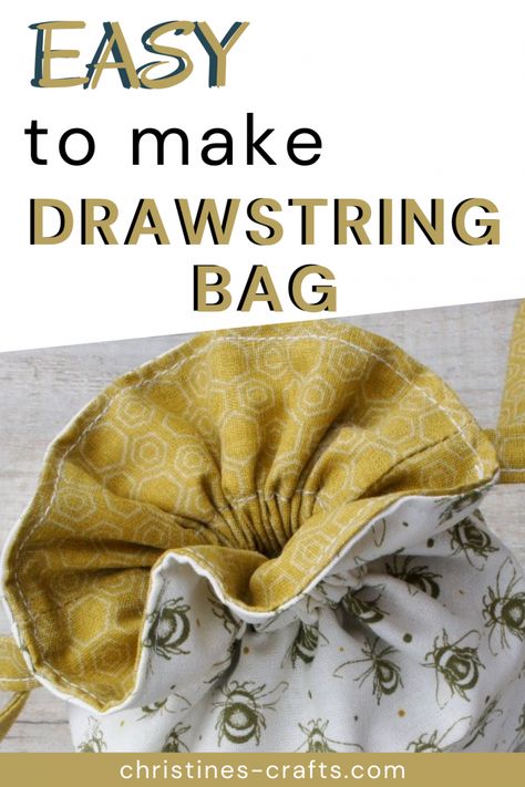 Easy to Make Drawstring Bag with Lining Diy Fabric Drawstring Gift Bags, Sewing Projects With Flannel, Easy Lined Drawstring Bag Tutorial, Fabric Gift Bags Diy, Diy Fabric Gift Bags, Lined Drawstring Bag, Drawstring Bag Diy, Drawstring Bag Tutorials, Drawstring Bag Pattern