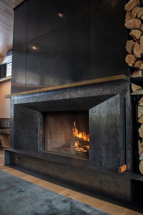 Ross Peak Great Room Guillotine Fireplace - Brandner Design Fireplace Rustic Mantle, Black Plaster Fireplace, Man Cave Fireplace, Steel Fireplace Surround, Black Metal Fireplace, Industrial Fireplace, Black Fireplace Surround, Big Fireplace, Curved Fireplace