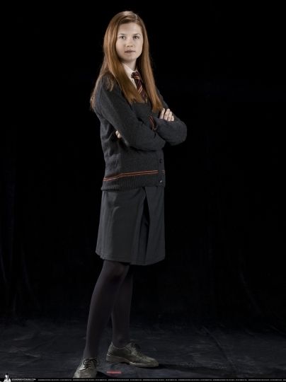 Ginny Weasley Luna Lovegood, Ginny Weasley Costume, Ginny Weasley Outfits, Harry Potter Website, Ginny Weasly, Hogwarts Uniform, Harry Potter Ginny, Weasley Family, Harry Potter Girl