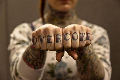 tattoo #quote Finger Tattoos Words, Wörter Tattoos, Badass Girl, Art Viking, Knuckle Tattoos, Tattoo Schrift, Henna Tattoo Hand, Hand Tats, Four Letter Words