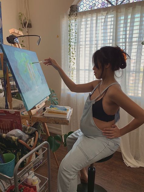 Pregnancy Painting, Photoshoot Pregnancy, Cute Pregnancy Pictures, Pretty Pregnant, Artist Fashion, Future Mommy, Moms Goals, Mommy Goals, Cute Maternity Outfits