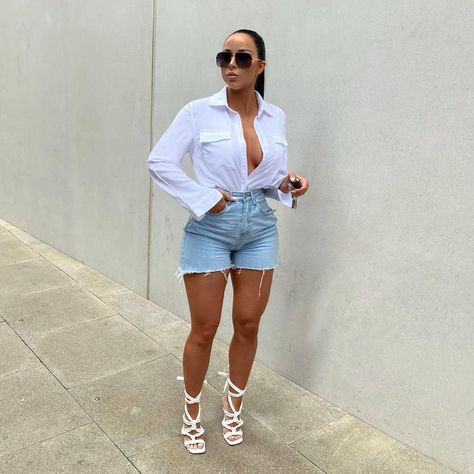 White Jean Shorts Outfit, How To Style Crop Tops, Dinner Outfits Summer, Cookout Outfit, Casual Bar Outfits, Bbq Outfits, Summer Swag Outfits, Summer Brunch Outfit, White Outfits For Women